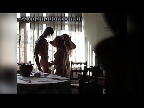 ❤️ Sexvenner inviterer en gigantisk mann og en trekant med seg ❤️ Jævla video på porno no.tusar.top ﹏